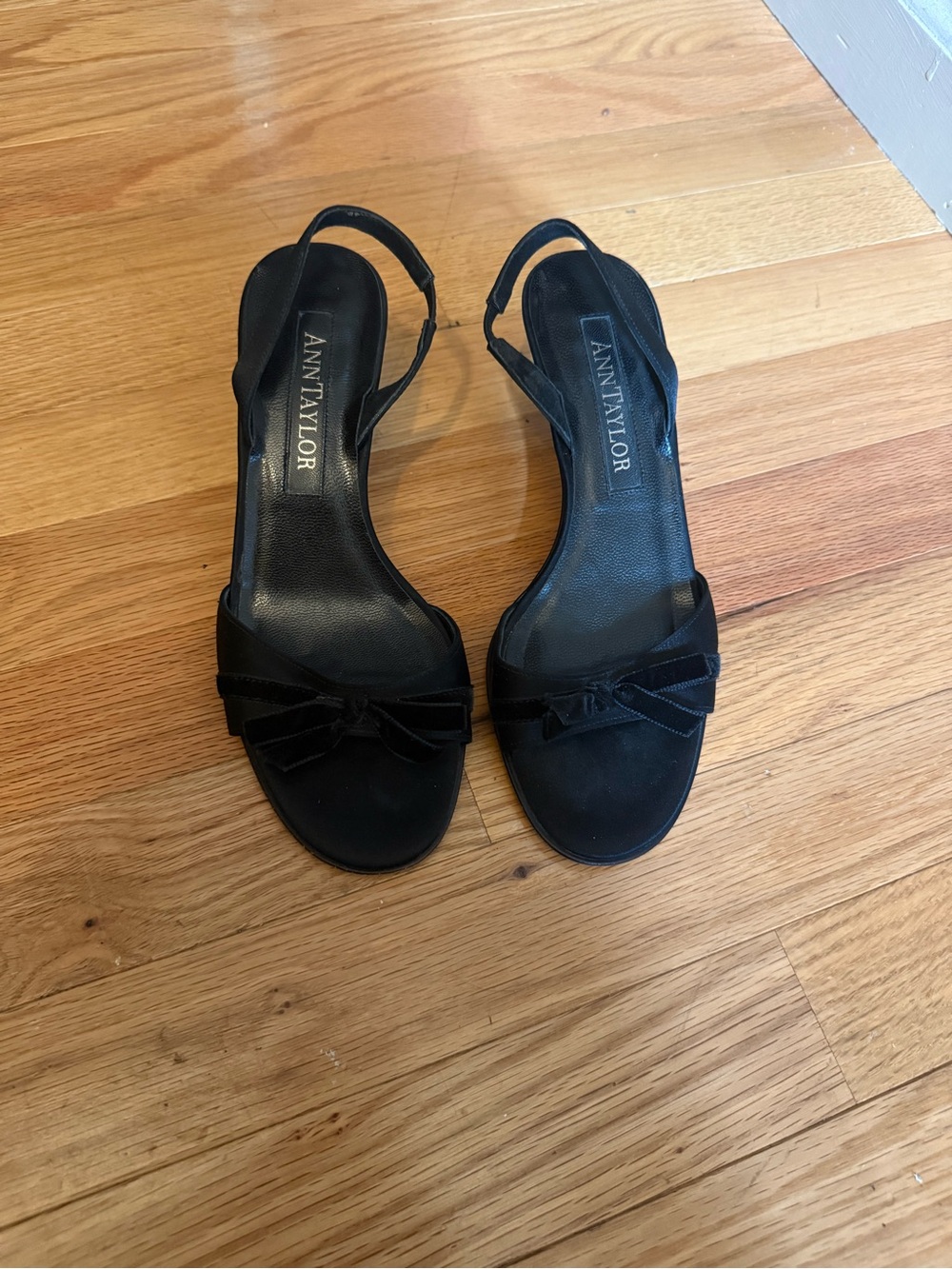 Ann Taylor Black Bow Slingback Sandals